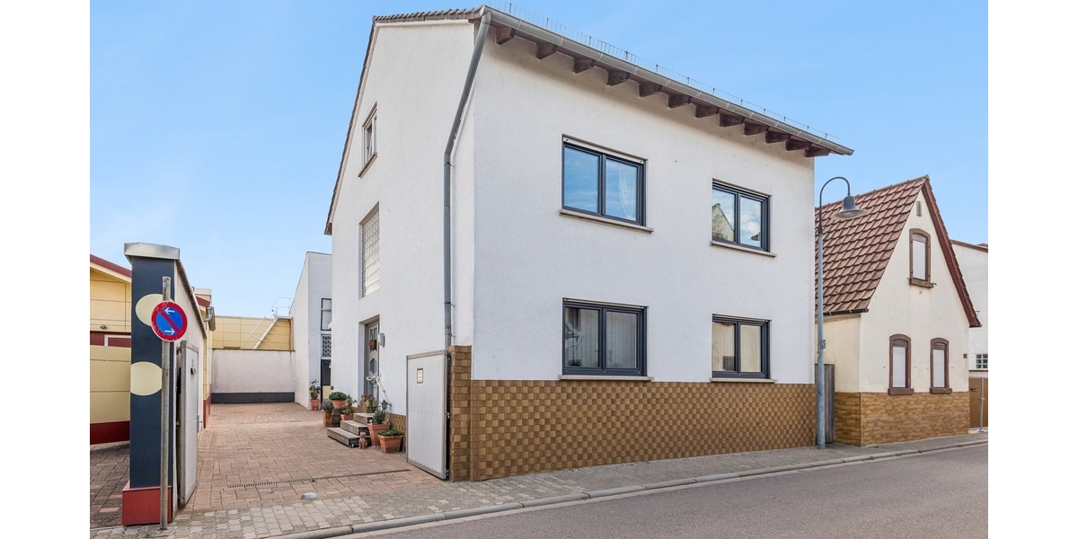 Modernisiertes Einfamilienhaus mit großzügigen Anbauten und ca. 180 m² Wohnfläche direkt am Wingert - Einfamilienhaus Friedelsheim | Angebot:27438321