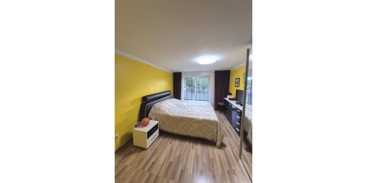 Schlafzimmer mit Balkon