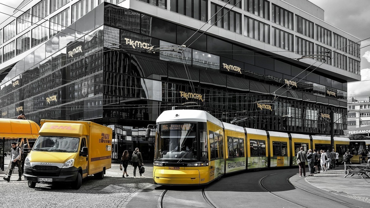 Mobilität & Verkehr in Neustadt an der Weinstraße – Anbindung, Parken und ÖPNV im Überblick